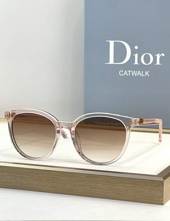 Picture of Dior Sunglasses _SKUfw76161321fw